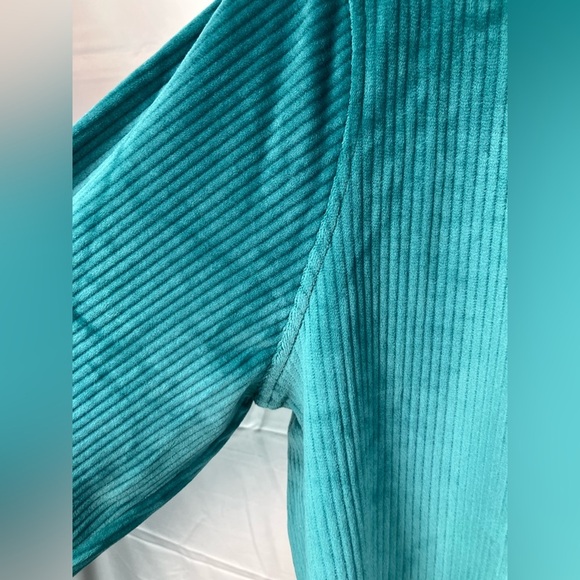 Croft & Barrow Teal Top size Medium - Picture 5 of 7